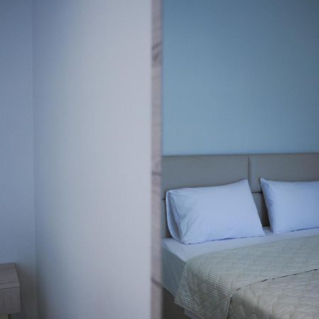 Hotel Lefkes Paralía Skotínis エクステリア 写真