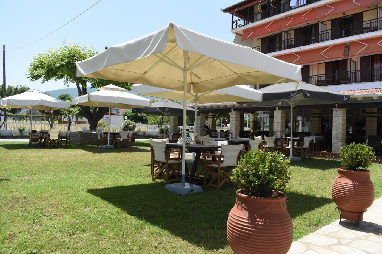 Hotel Lefkes Paralía Skotínis エクステリア 写真