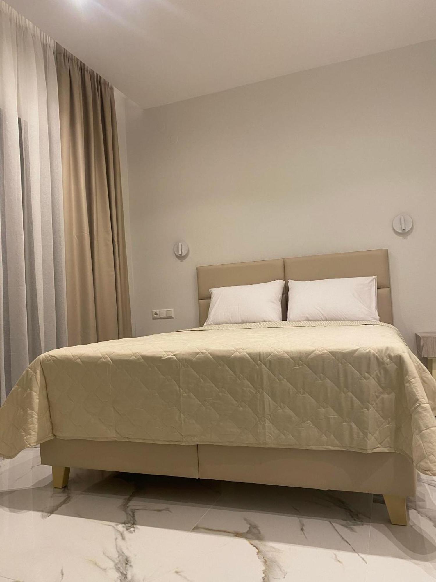 Hotel Lefkes Paralía Skotínis エクステリア 写真